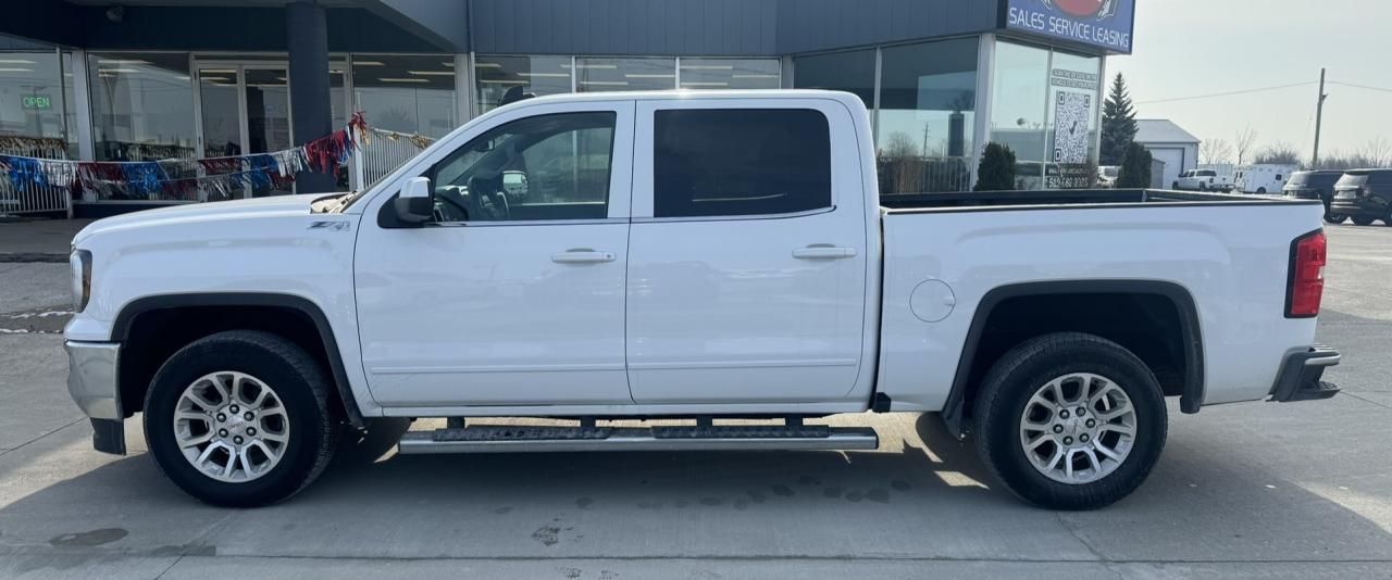 2017 GMC Sierra 1500 4WD CREW CAB 143.5" SLE Photo