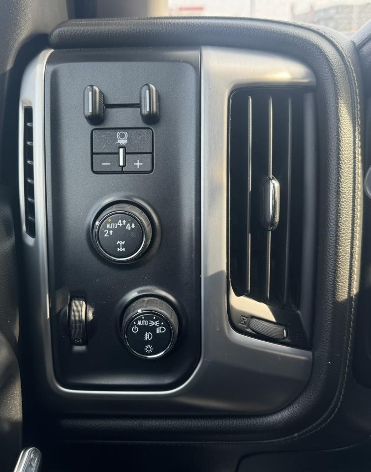 2017 GMC Sierra 1500 4WD CREW CAB 143.5" SLE Photo