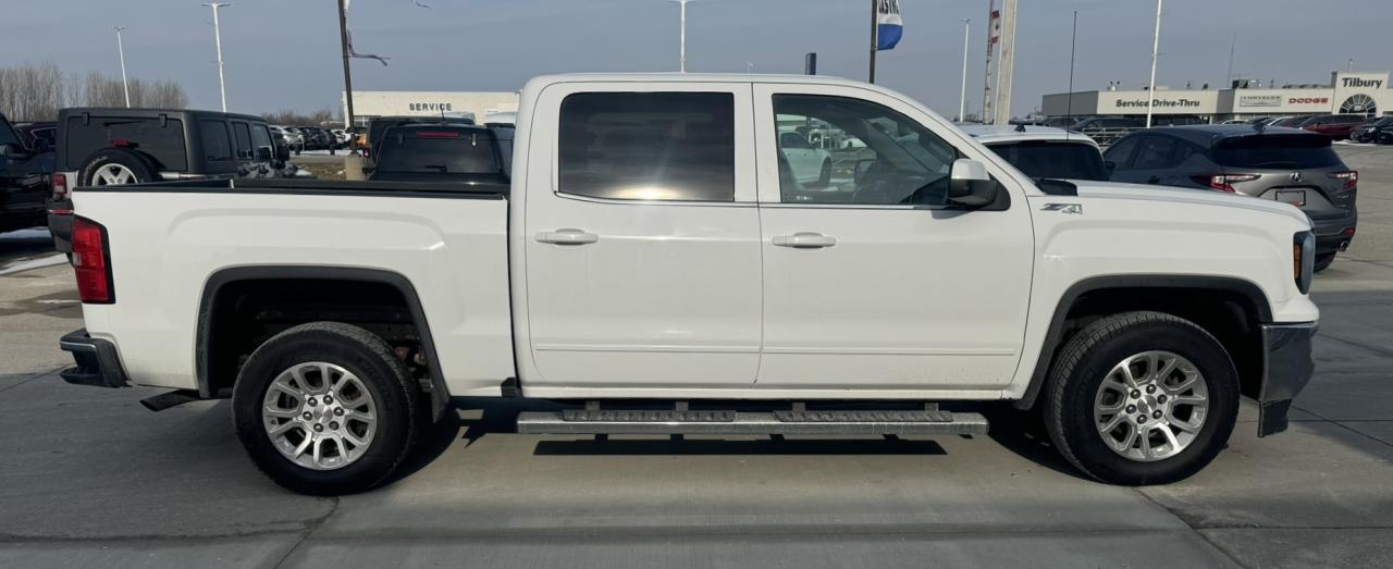 2017 GMC Sierra 1500 4WD CREW CAB 143.5" SLE Photo
