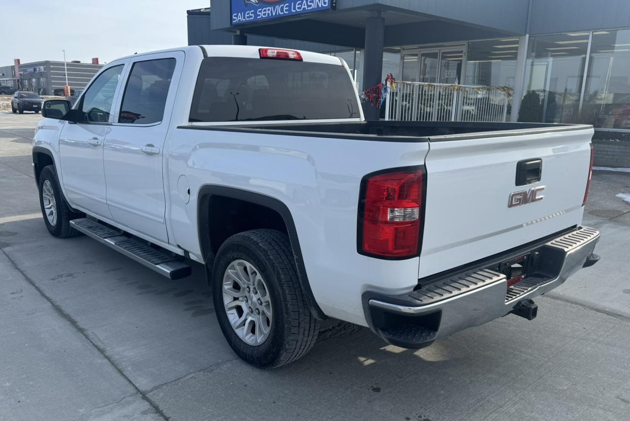 2017 GMC Sierra 1500 4WD CREW CAB 143.5" SLE Photo2