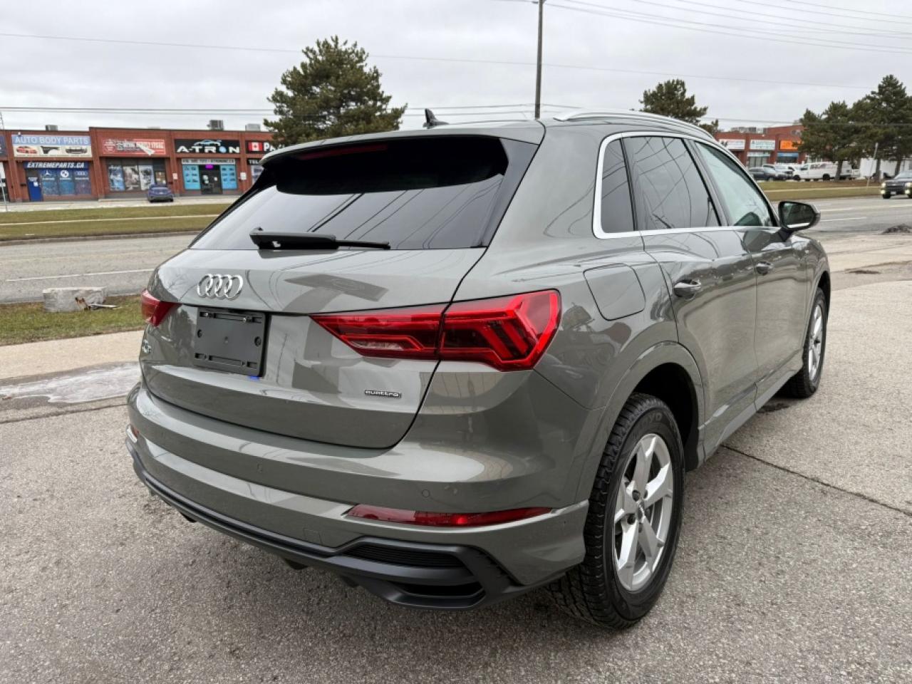 2021 Audi Q3 QUATTRO TECHNIK 45 TFSI / NARDO GRAY / S-LINE - Photo #5