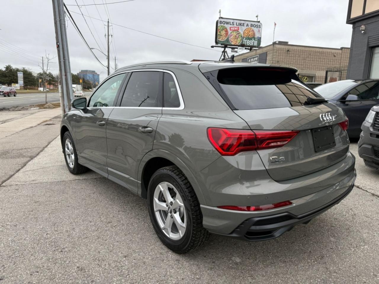 2021 Audi Q3 QUATTRO TECHNIK 45 TFSI / NARDO GRAY / S-LINE - Photo #7