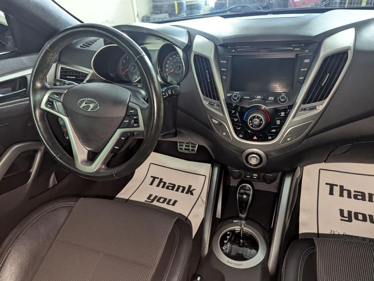 2016 Hyundai Veloster Tech  SUNROOF/LEATHER!! Photo