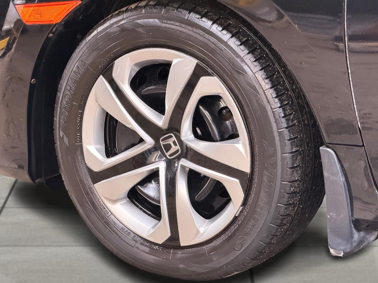 2018 Honda Civic LX+Camera+Heated Seats+Bluetooth+A/C Photo