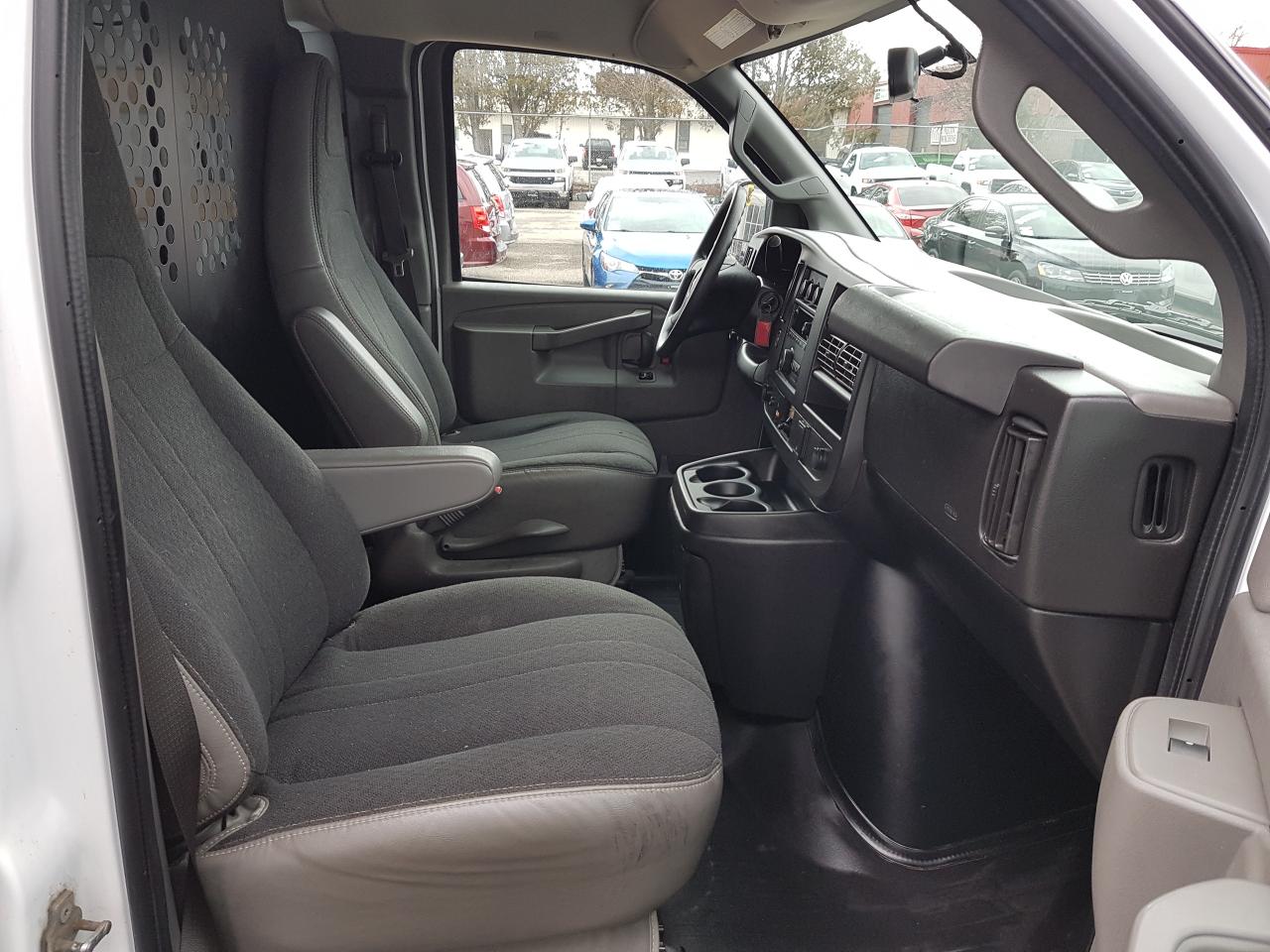 2023 GMC Savana Cargo Van 2500 Cargo 135" Photo