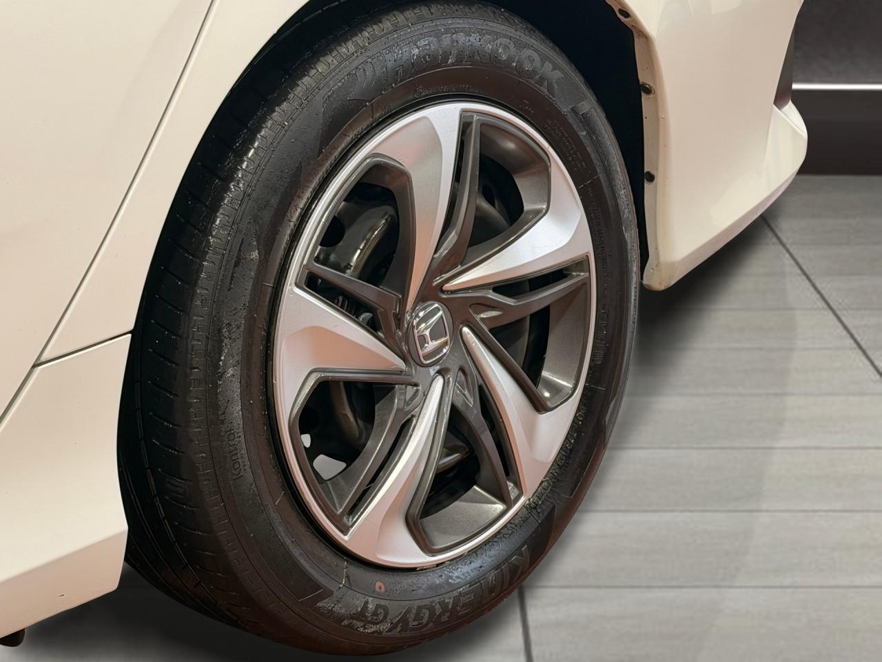 2019 Honda Civic LX+New Tires+Adaptive Cruise+CLEAN CARFAX Photo107