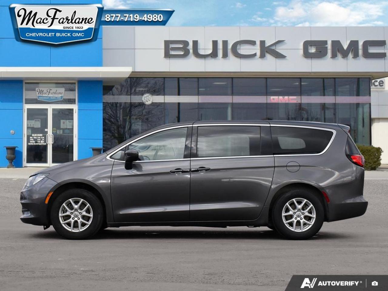 2022 Dodge Grand Caravan SXT Photo2