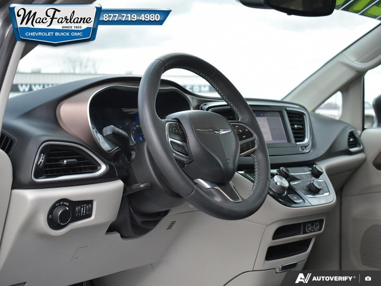 2022 Dodge Grand Caravan SXT Photo