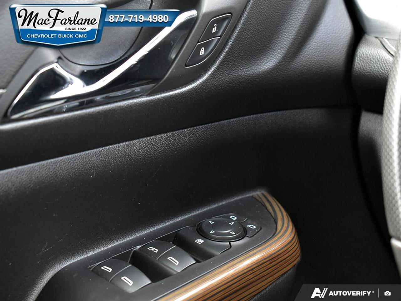 2023 GMC Acadia SLE Photo