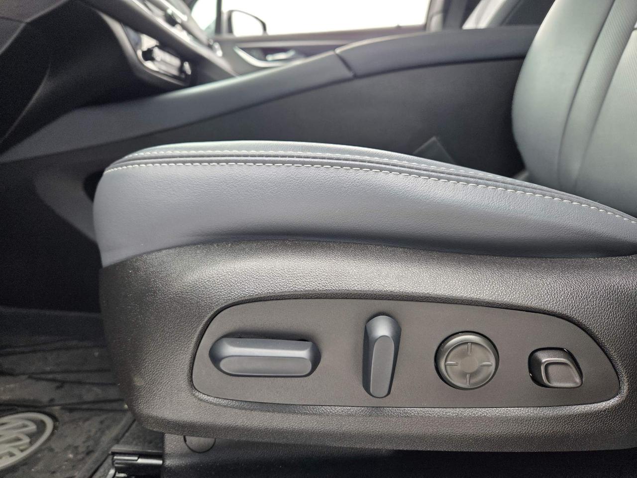 2024 Buick Enclave One Owner | Premium Package | Leather | 20" Wheels Photo