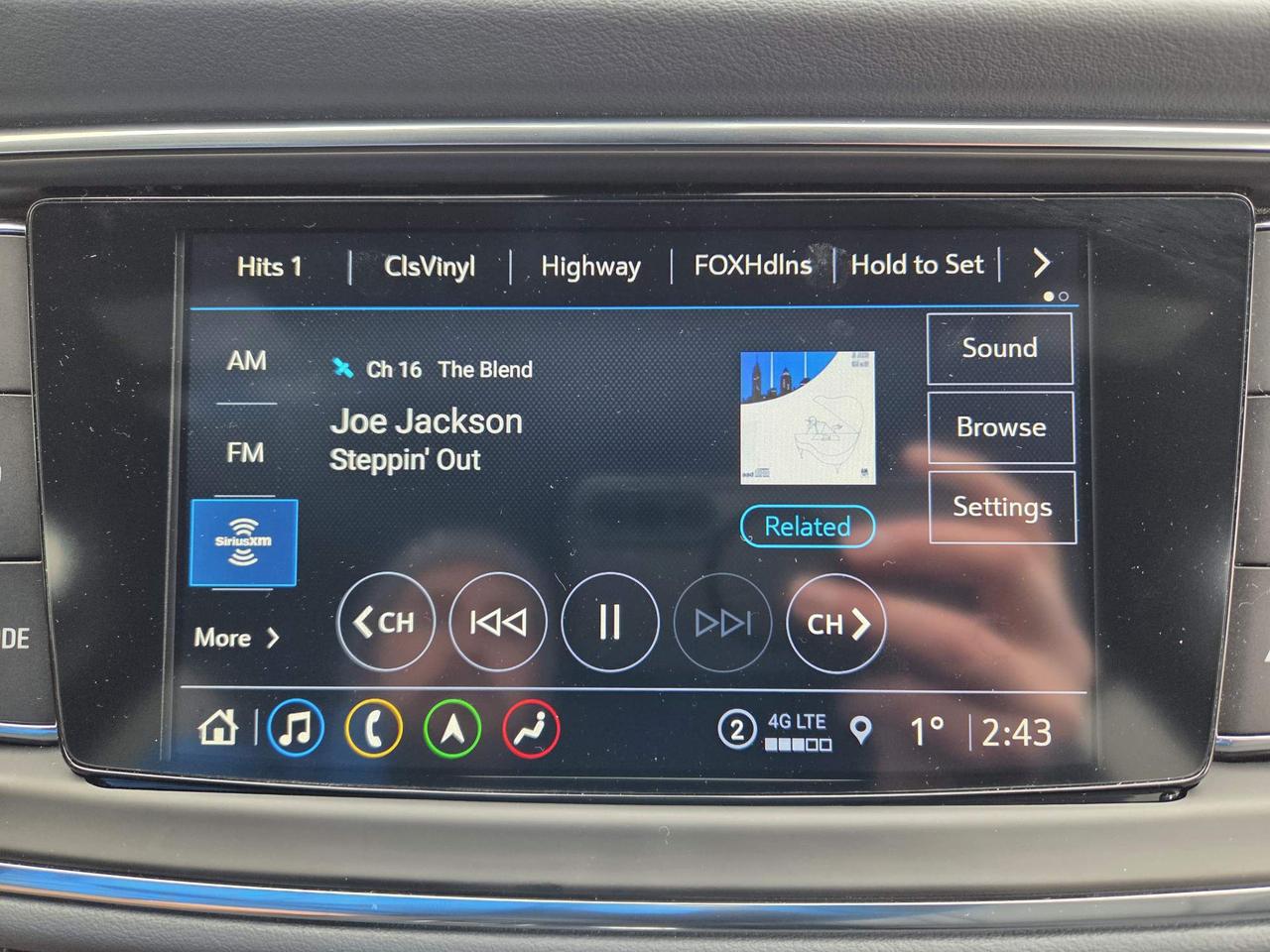 2024 Buick Enclave One Owner | Premium Package | Leather | 20" Wheels Photo