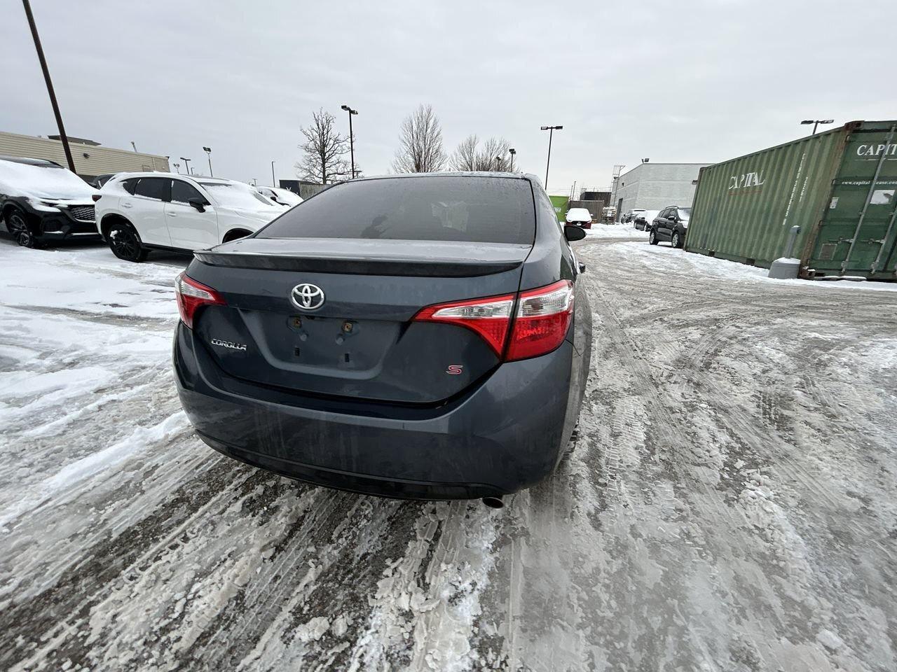 2015 Toyota Corolla 4-door Sedan S CVTi-S Photo