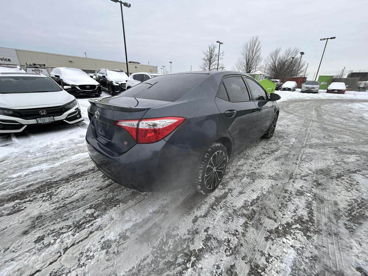2015 Toyota Corolla 4-door Sedan S CVTi-S Photo