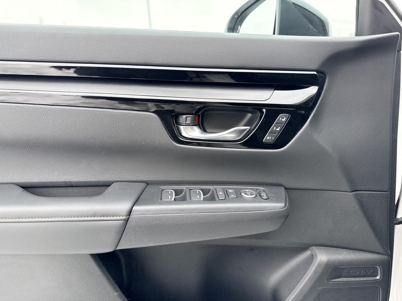 2025 Honda CR-V Hybrid Touring AWD | NAVIGATION | BOSE PREMIUM AUDIO | Photo