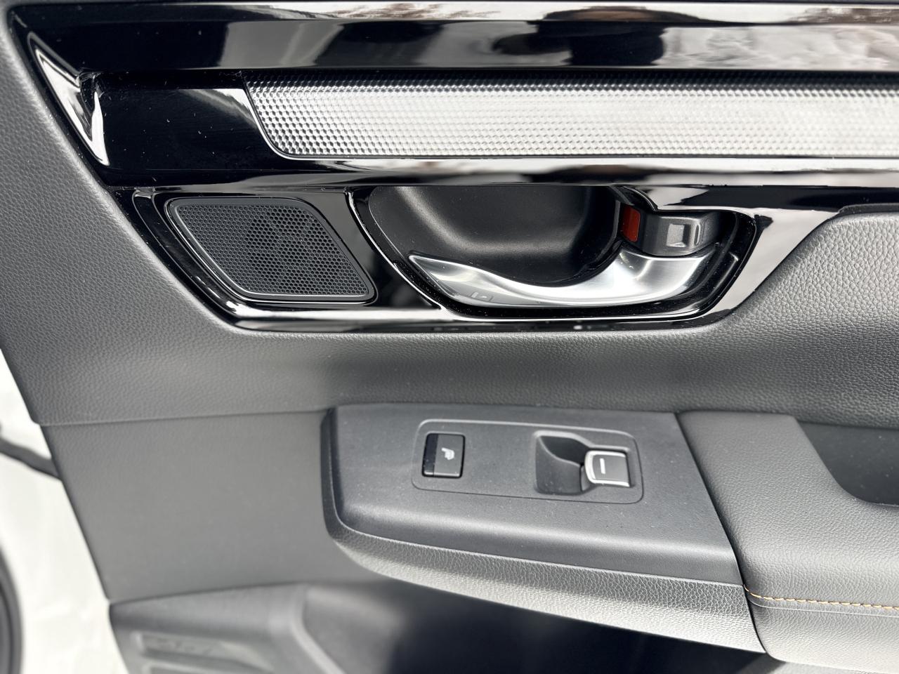 2025 Honda CR-V Hybrid Touring AWD | NAVIGATION | BOSE PREMIUM AUDIO | Photo