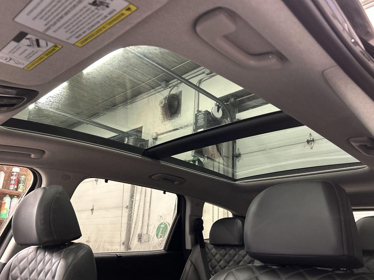 2022 Hyundai Santa Fe Hybrid TREND AWD |HTD LEATHER |PANO ROOF | CARPLAY Photo2