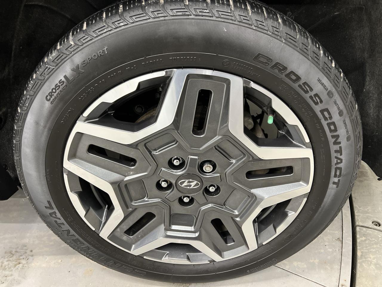 2022 Hyundai Santa Fe Hybrid TREND AWD |HTD LEATHER |PANO ROOF | CARPLAY Photo