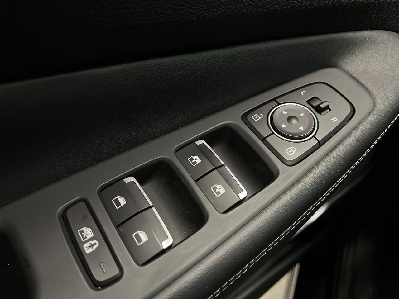 2022 Hyundai Santa Fe Hybrid TREND AWD |HTD LEATHER |PANO ROOF | CARPLAY Photo