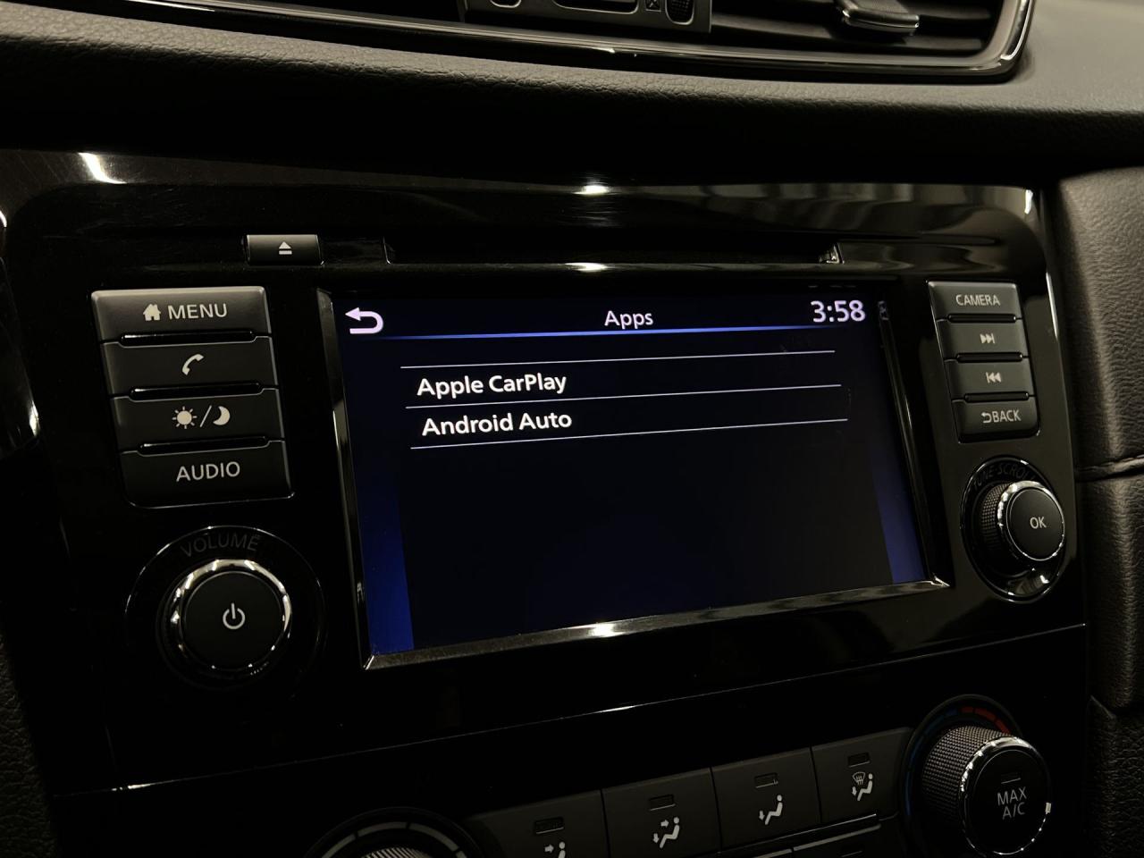 2018 Nissan Rogue SV AWD | HTD SEATS | CARPLAY | REMOTE START | A/C Photo