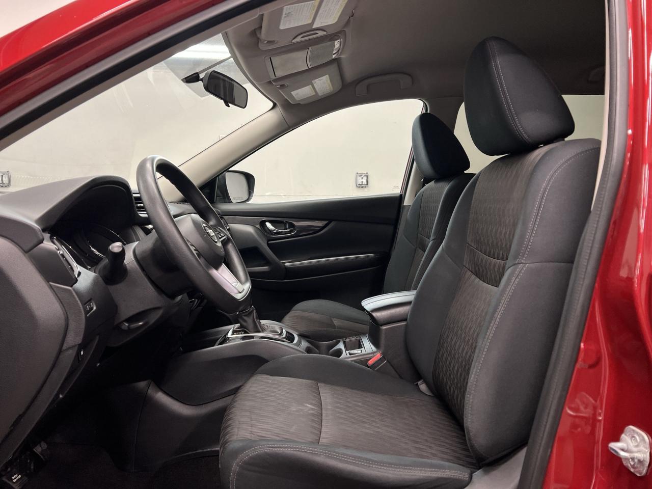 2018 Nissan Rogue SV AWD | HTD SEATS | CARPLAY | REMOTE START | A/C Photo