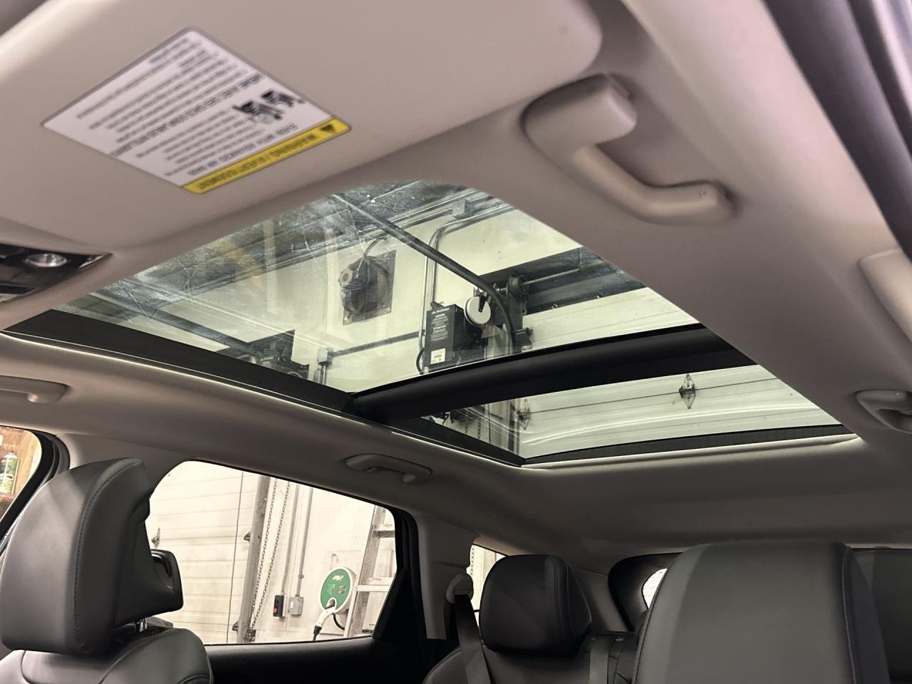 2023 Kia Sportage EX AWD | HTD LEATHER | PANO ROOF | REMOTE START Photo2