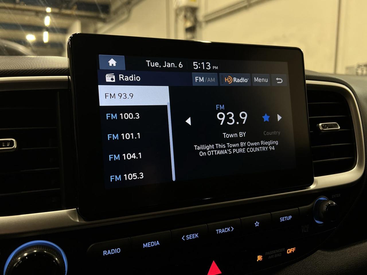 2023 Hyundai Venue HTD SEATS | CARPLAY | BLUETOOTH | LOW KMS!! Photo