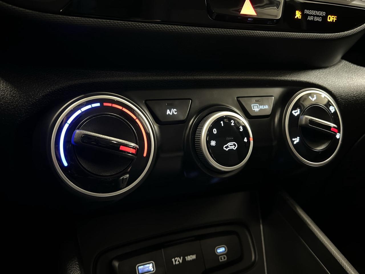 2023 Hyundai Venue HTD SEATS | CARPLAY | BLUETOOTH | LOW KMS!! Photo