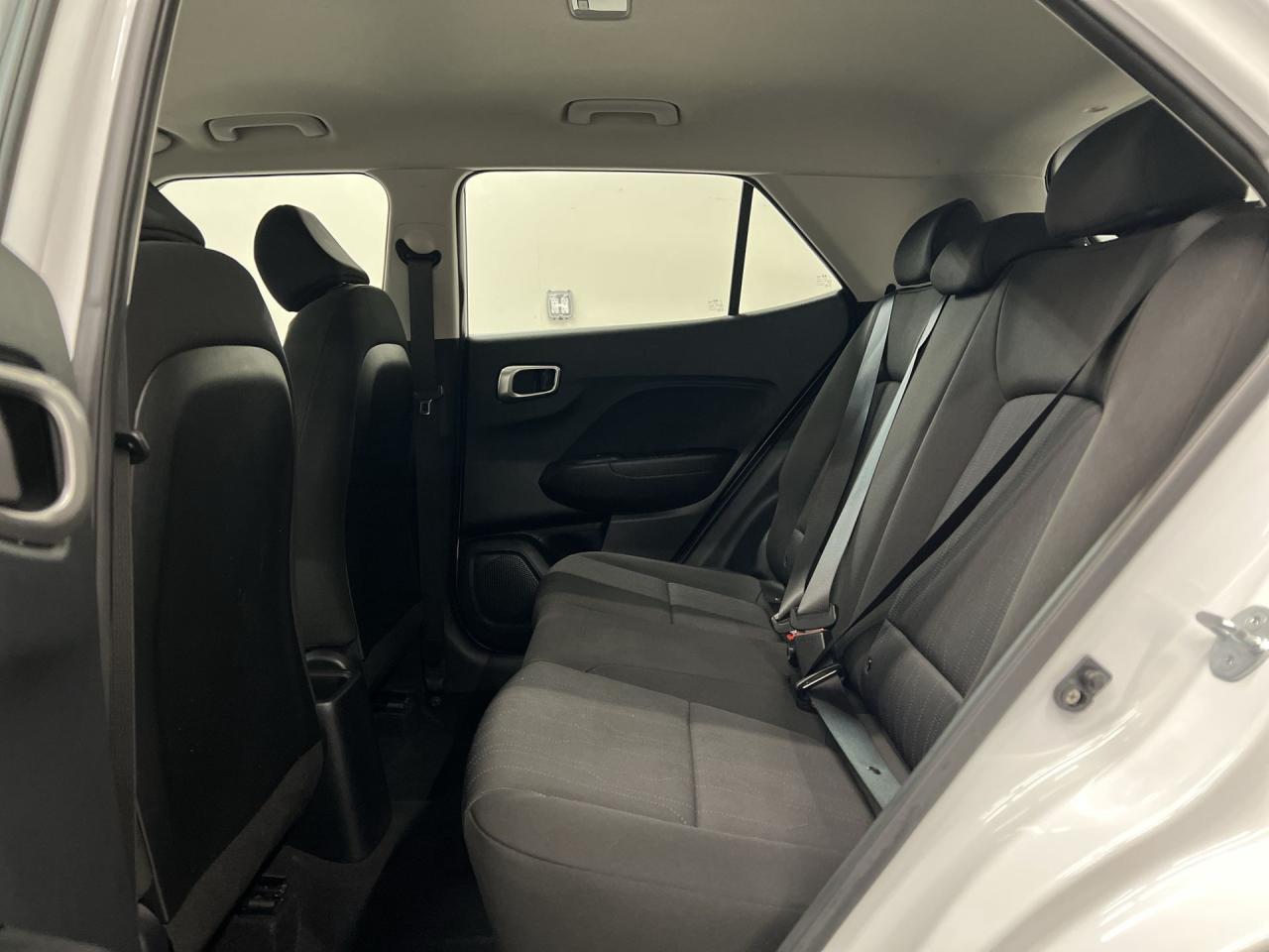 2023 Hyundai Venue HTD SEATS | CARPLAY | BLUETOOTH | LOW KMS!! Photo