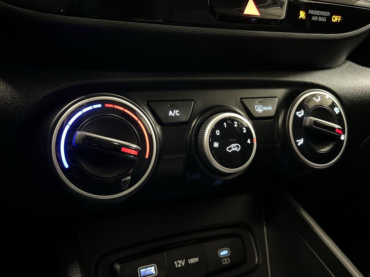 2023 Hyundai Venue HTD SEATS | CARPLAY | BLUETOOTH | LOW KMS!! Photo