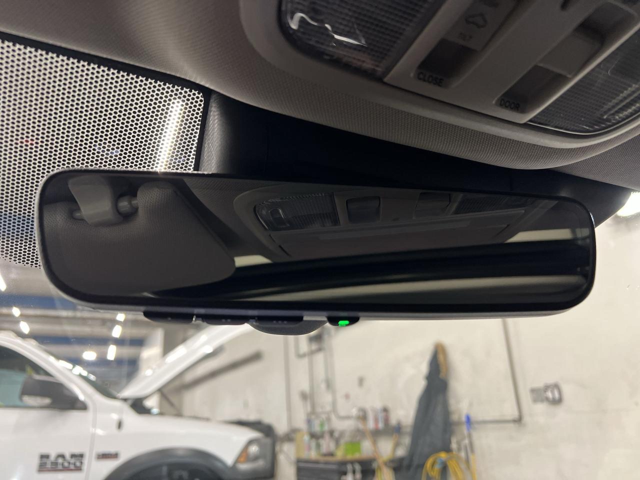 2018 Honda Accord EX-L | HTD LEATHER | SUNROOF | CARPLAY | LANEWATCH Photo