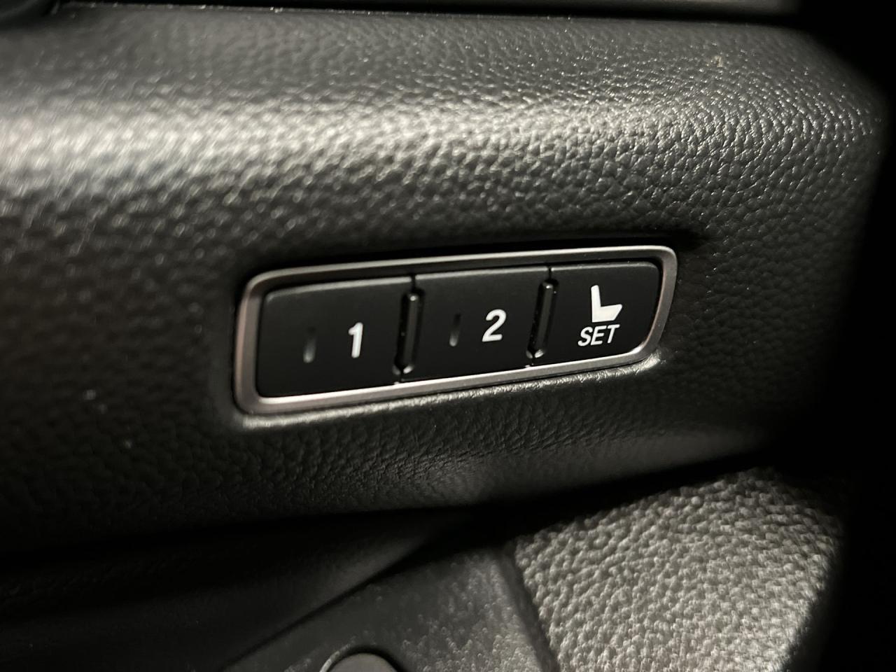 2018 Honda Accord EX-L | HTD LEATHER | SUNROOF | CARPLAY | LANEWATCH Photo