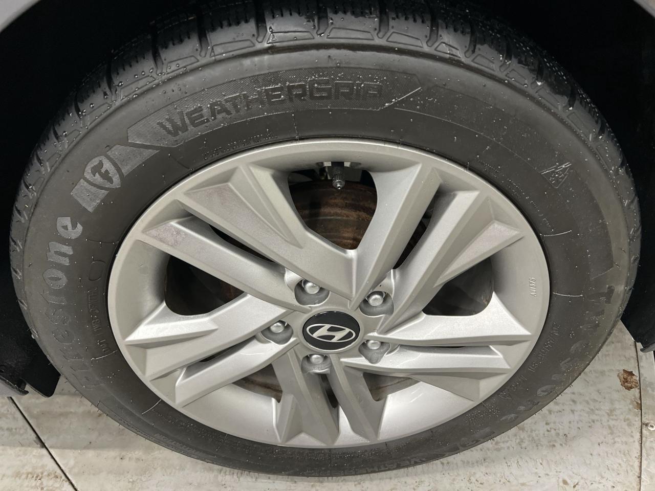 2019 Hyundai Elantra PREFERRED | HTD SEATS | CARPLAY | ALLOYS | A/C Photo