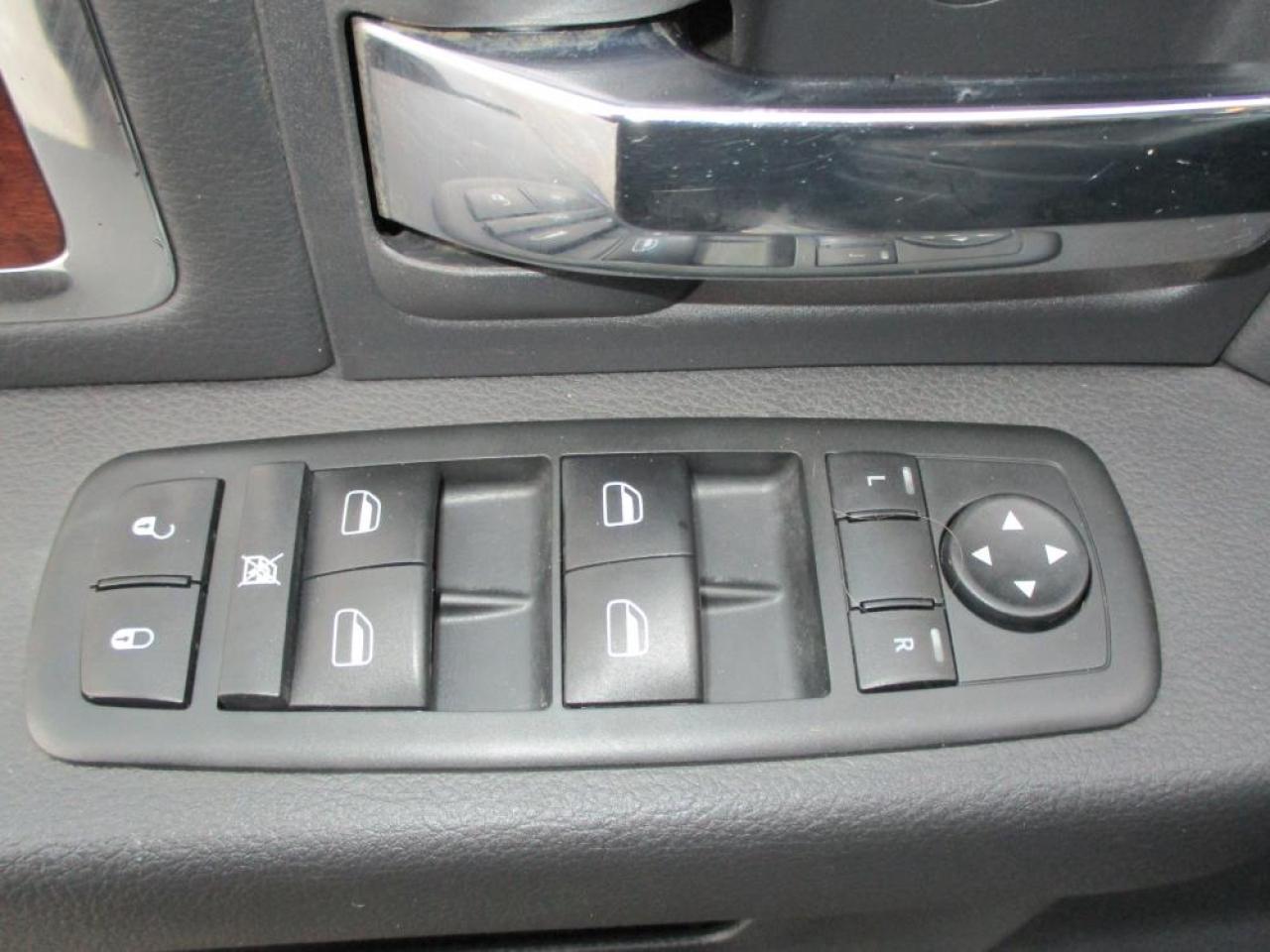 2010 RAM 3500 Laramie Crew Cab 4x4 - Photo #9