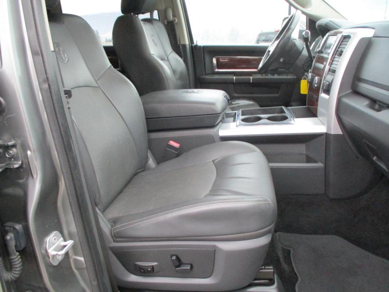 2010 RAM 3500 Laramie Crew Cab 4x4 - Photo #12