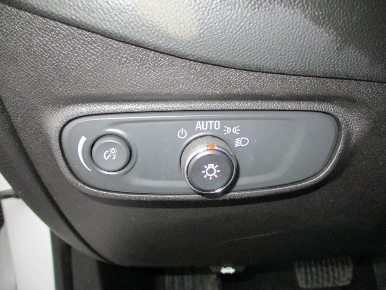 2018 Chevrolet Equinox LT FWD - Photo #10