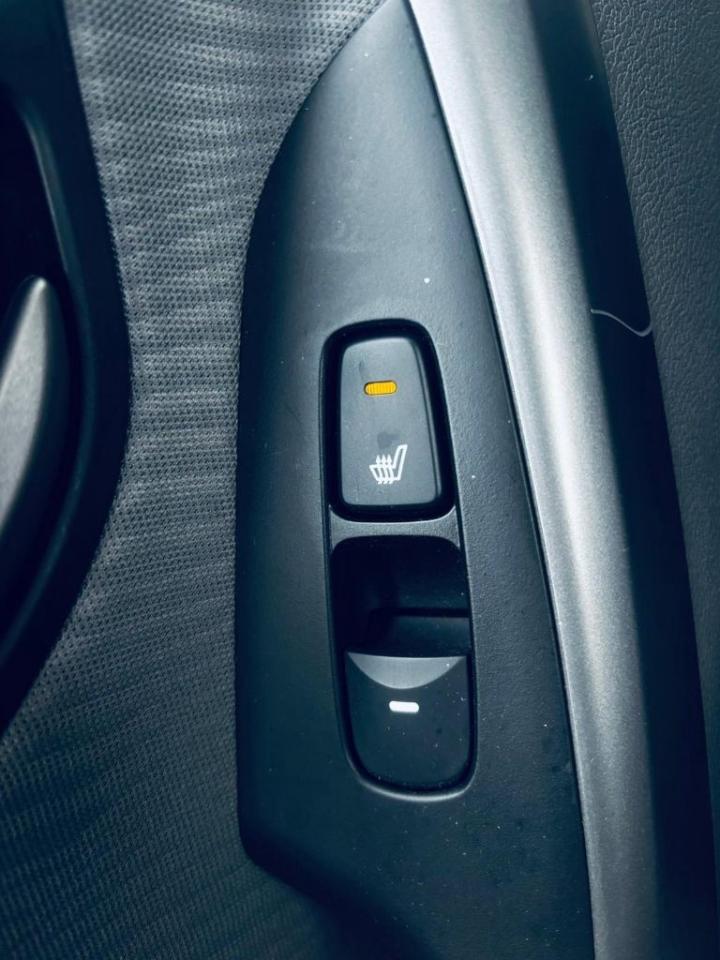 2011 Hyundai Elantra GLS 4dr Sedan Photo