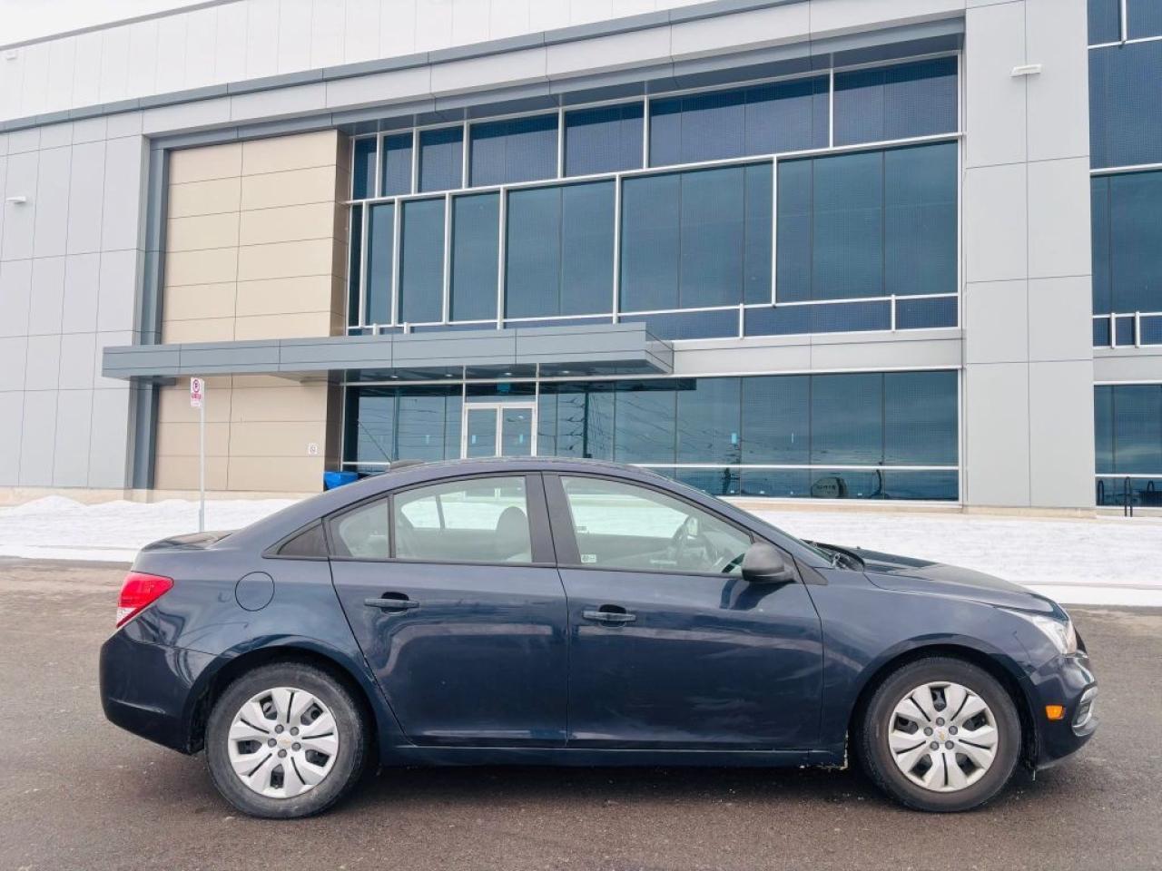 2015 Chevrolet Cruze 4dr Sedan 2LS Photo2