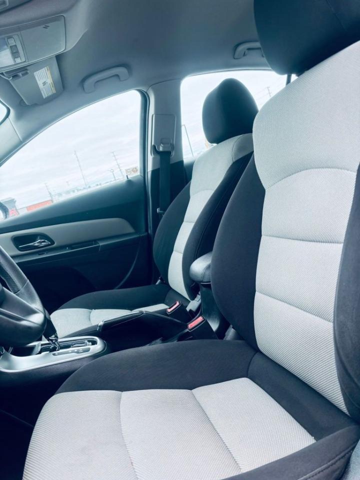 2015 Chevrolet Cruze 4dr Sedan 2LS Photo