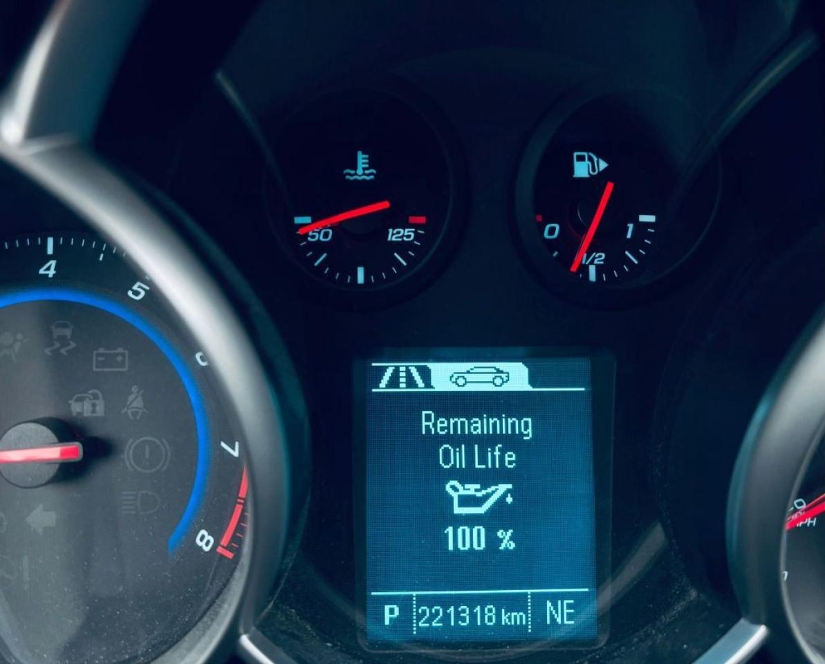 2015 Chevrolet Cruze 4dr Sedan 2LS Photo