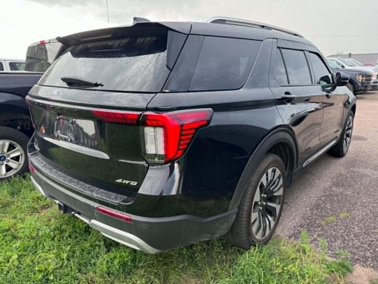2026 Ford Explorer Platinum Photo5