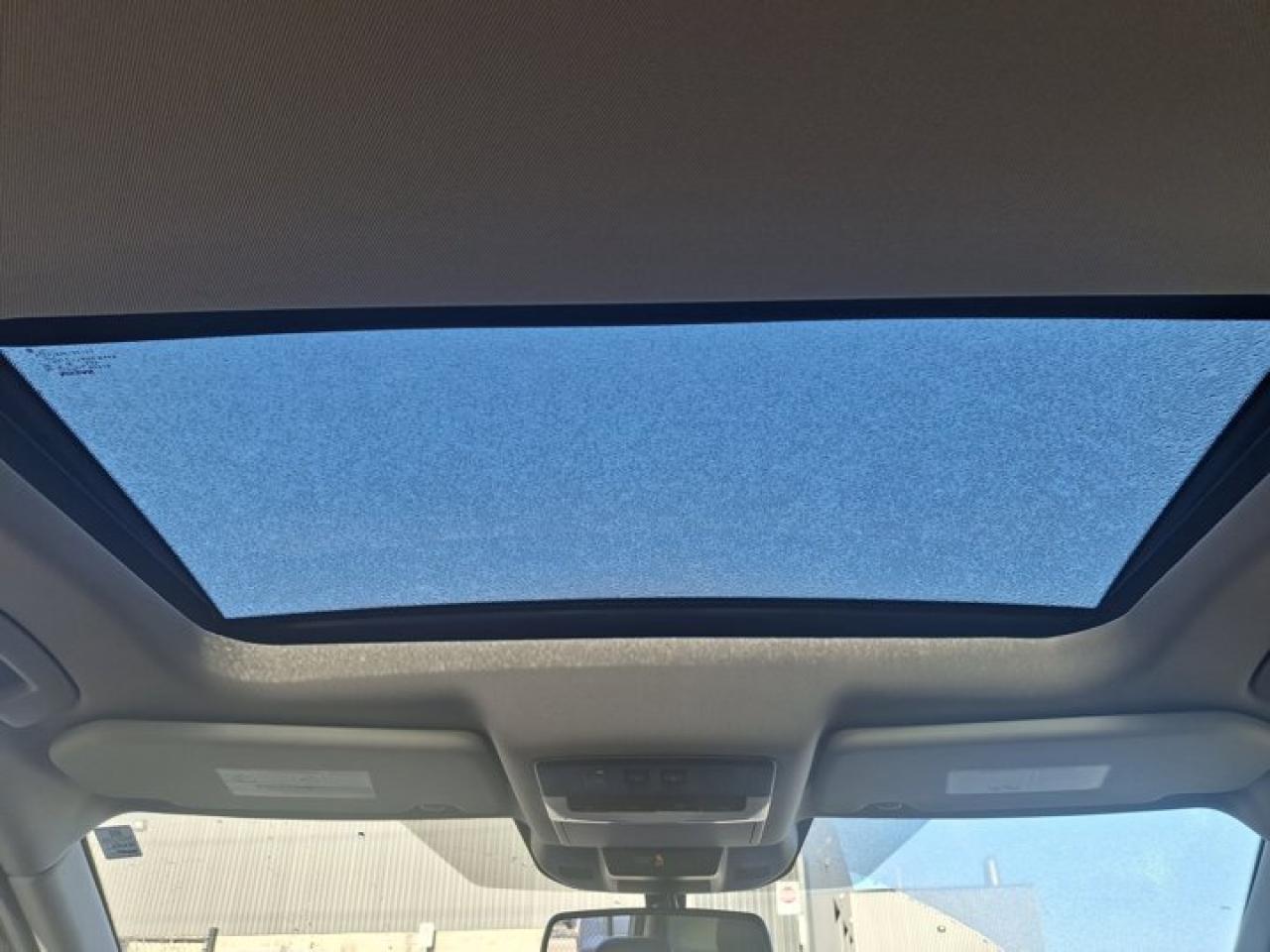 2022 Nissan Rogue Platinum AWD | Quilted Leather | Navi | Pano Roof | Heated Seats + Steering | Power Liftgate & More! Photo