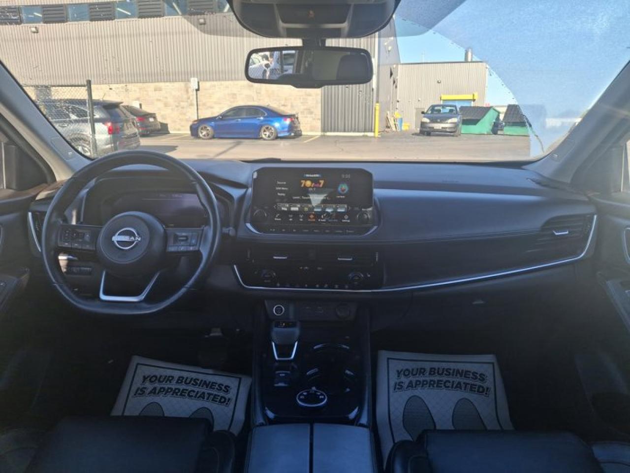 2022 Nissan Rogue Platinum AWD | Quilted Leather | Navi | Pano Roof | Heated Seats + Steering | Power Liftgate & More! Photo