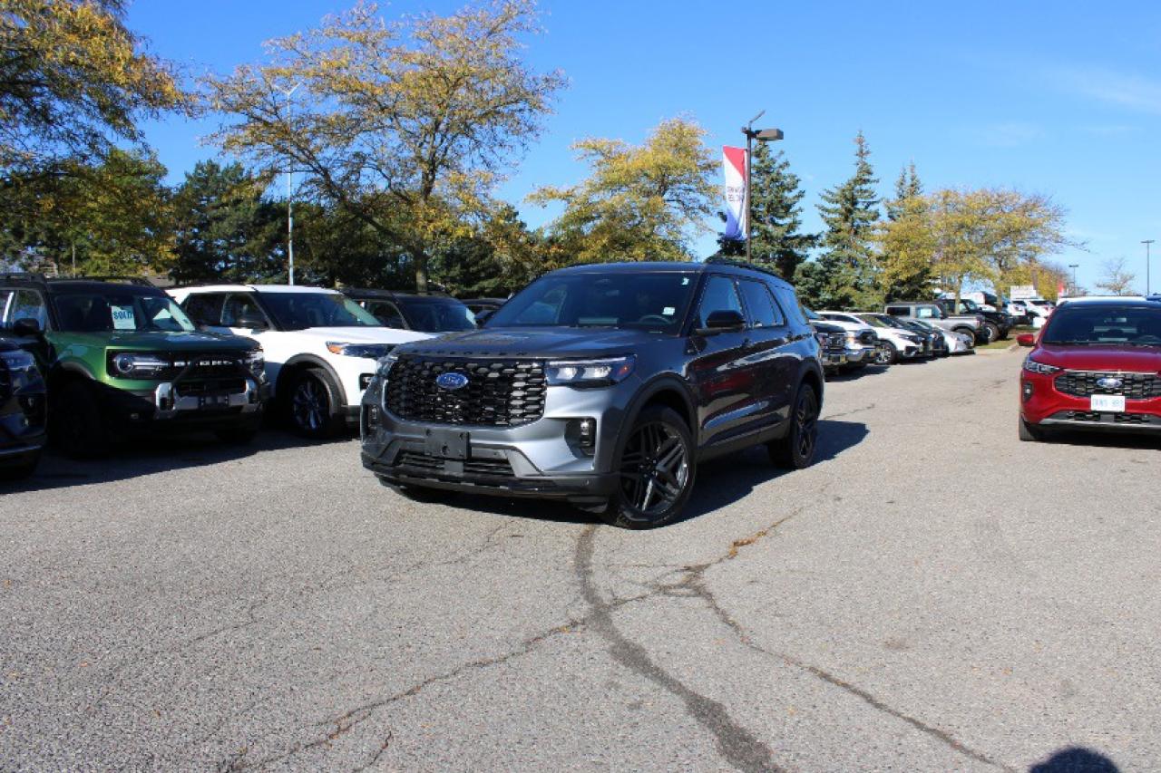 2025 Ford Explorer ST-Line Photo