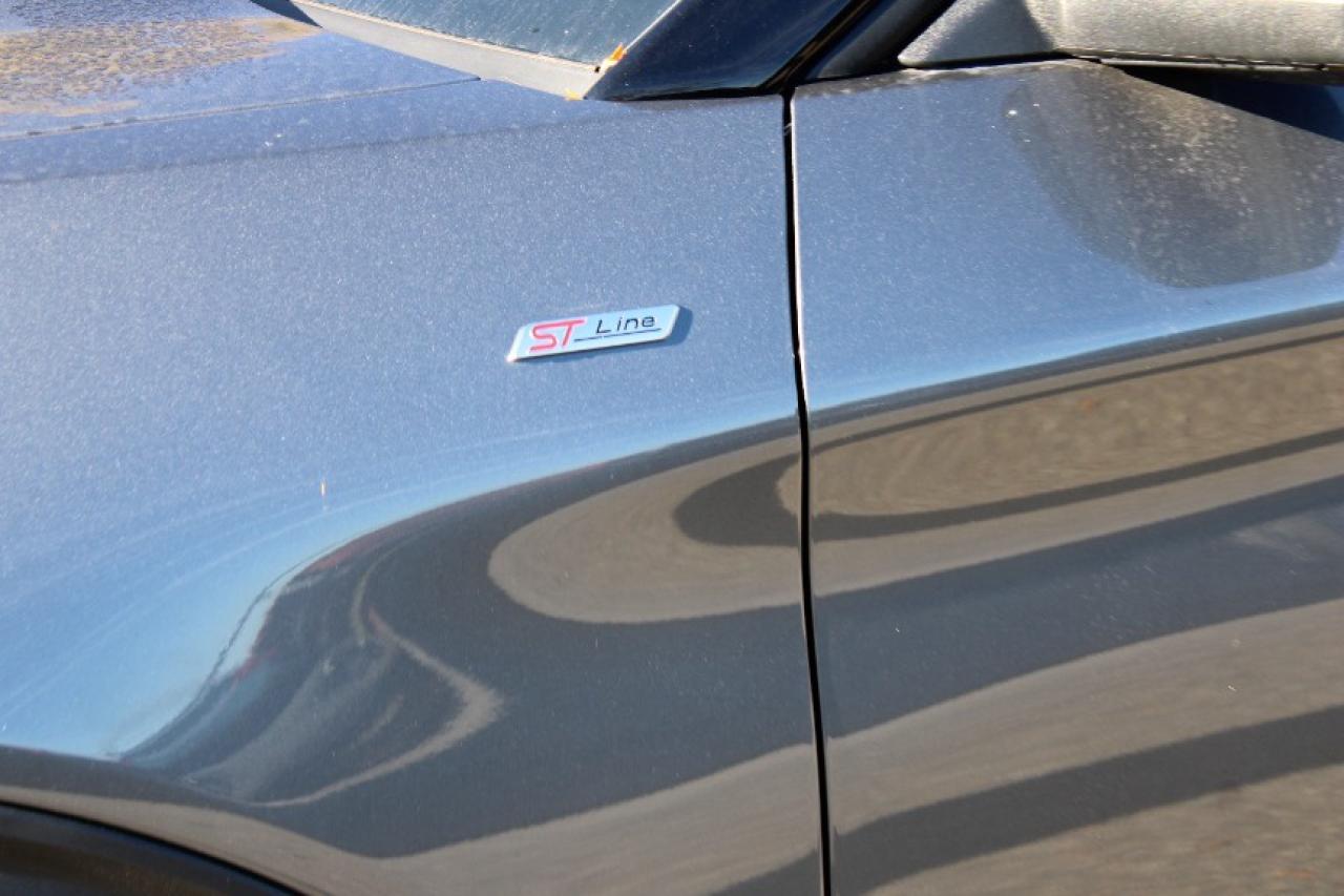 2025 Ford Explorer ST-Line Photo