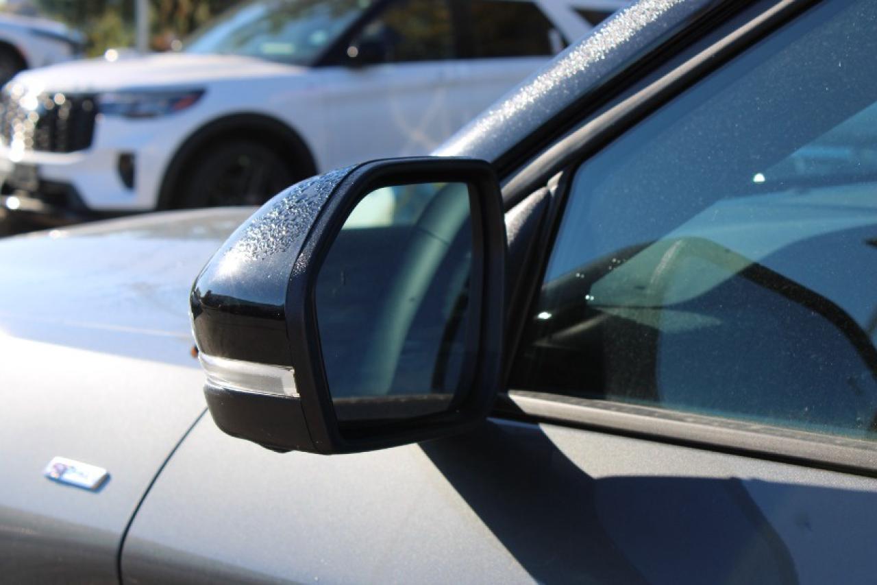 2025 Ford Explorer ST-Line Photo