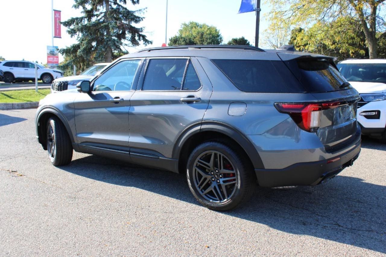 2025 Ford Explorer ST-Line Photo