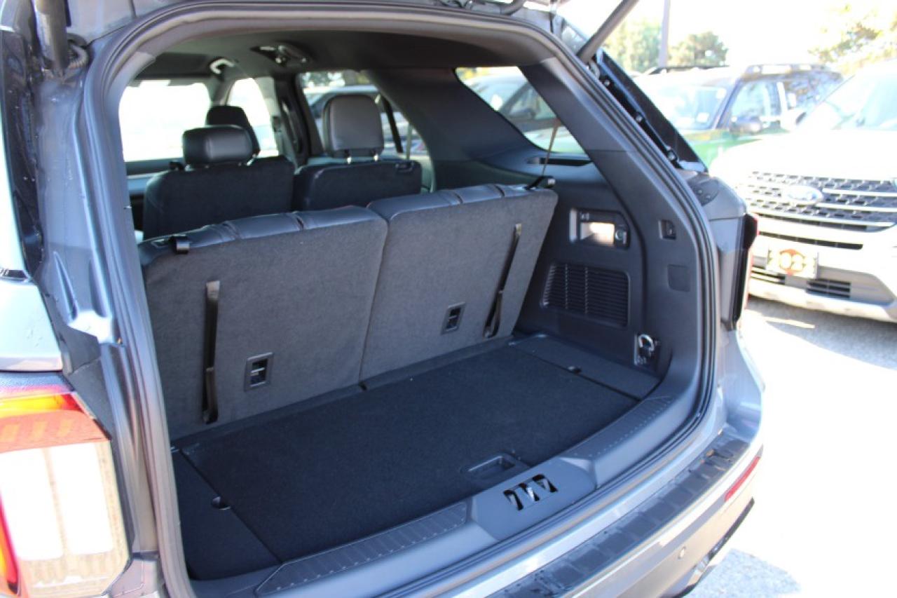 2025 Ford Explorer ST-Line Photo