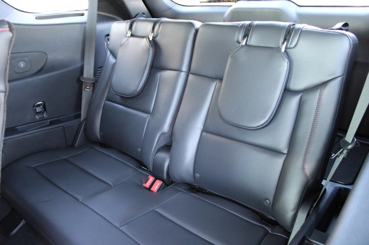 2025 Ford Explorer ST-Line Photo