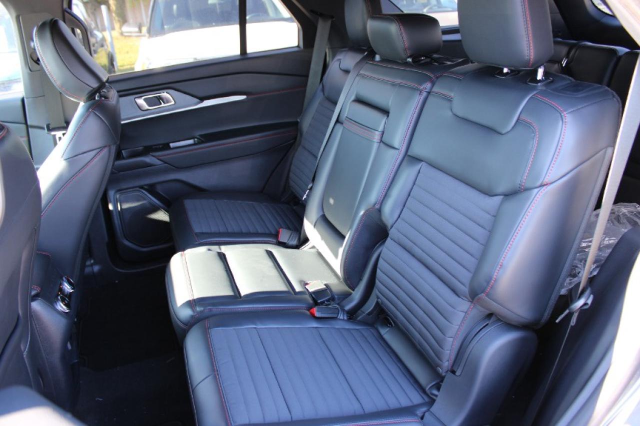 2025 Ford Explorer ST-Line Photo