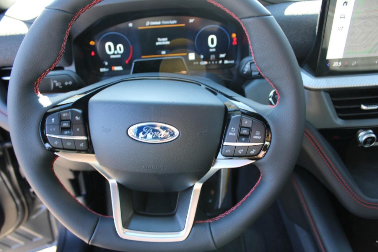 2025 Ford Explorer ST-Line Photo